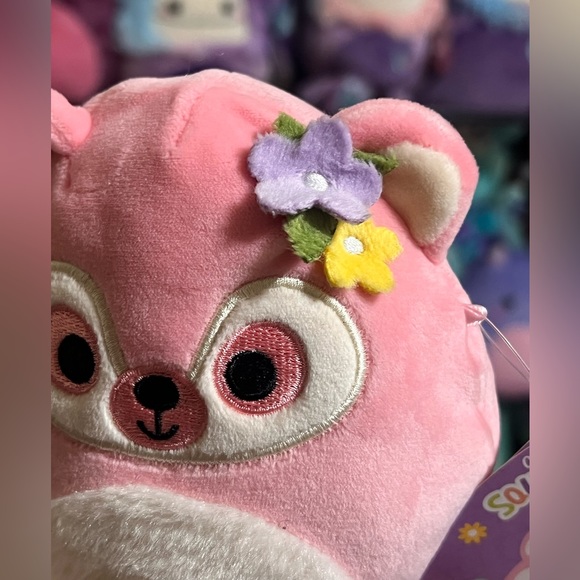 Ditty the lemur 5โ Easter squishmallow pink with flowers - Picture 2 of 6